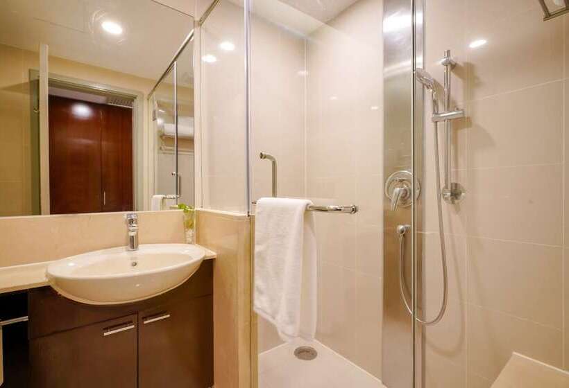 Premium room with river view, Holiday Inn Shanghai Vista, An Ihg