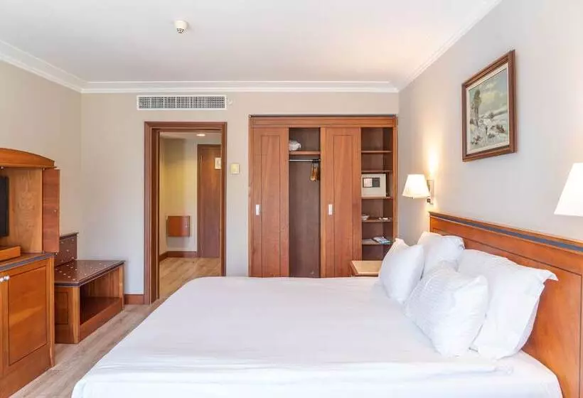سوئیت سینیور, IC Hotels Airport