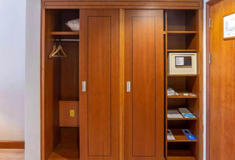 سوییت جونیور, IC Hotels Airport