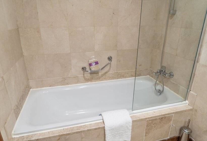 标准三人间, IC Hotels Airport