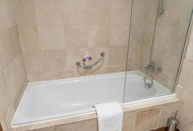 标准三人间, IC Hotels Airport