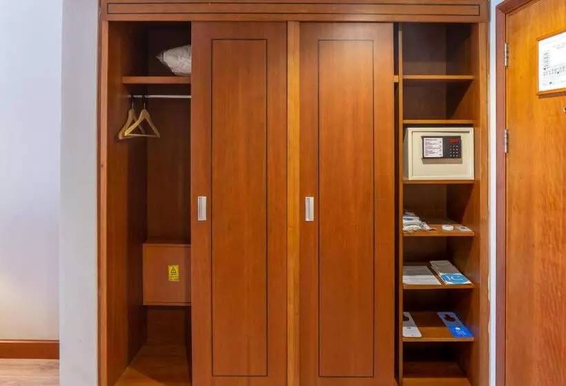 سوییت جونیور, IC Hotels Airport