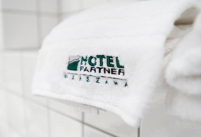 חדר סופריור, Partner