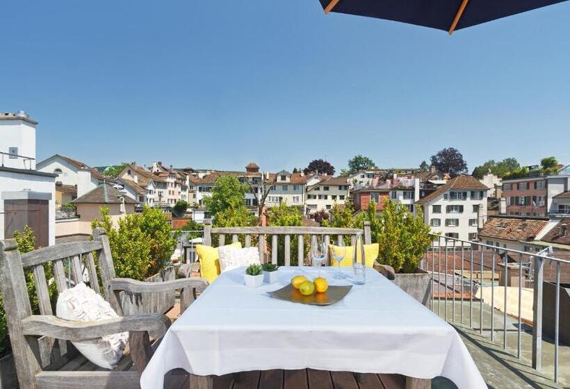 سوییت جونیور با چشمانداز دریاچه, Rössli