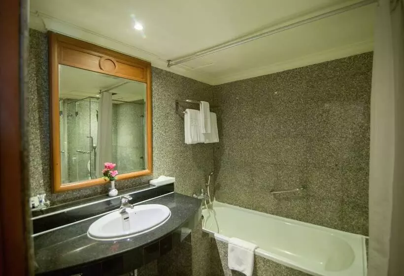 اتاق لوکس, Royal Benja Hotel Big Rooms, Family Friendly