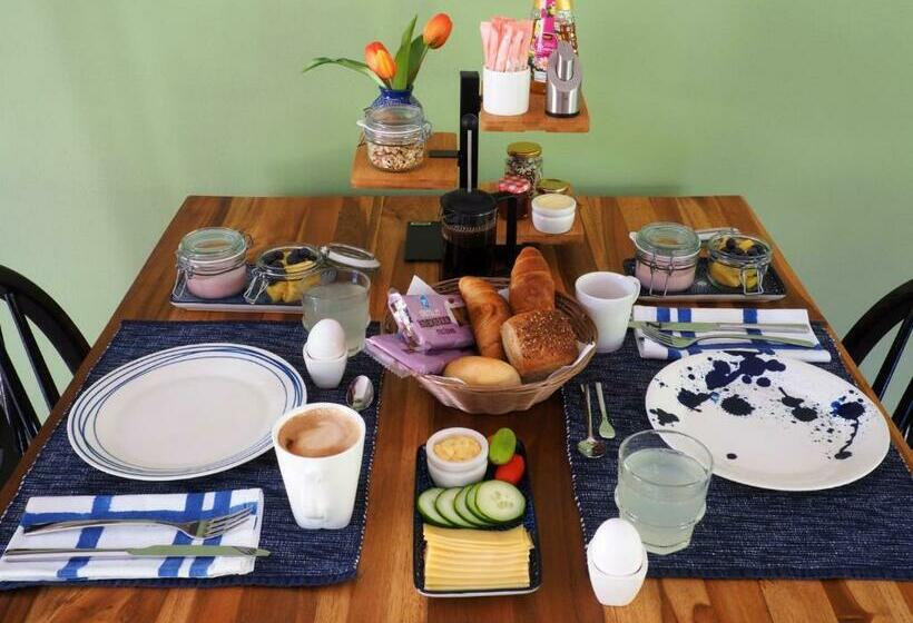اتاق لوکس با تخت بزرگ, B&b Kas Chuchubi