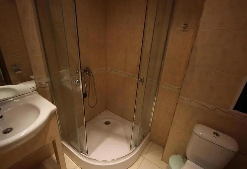 プールビュースタンダードステューディオ, Menada Negresco Apartments