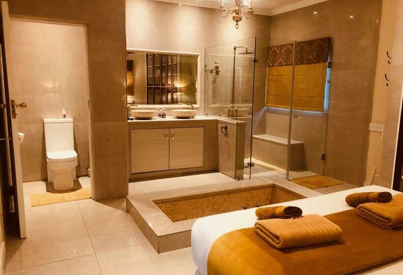 高级套房, 27a On Angus