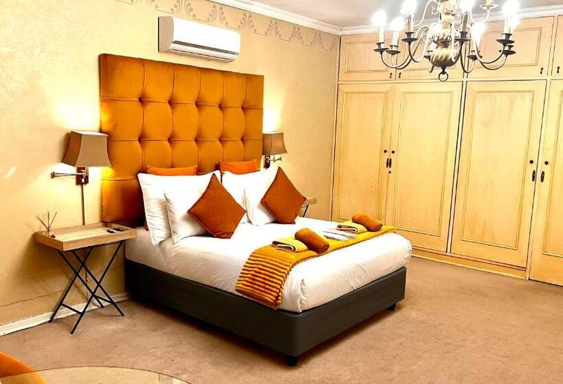 高级大房间, 27a On Angus