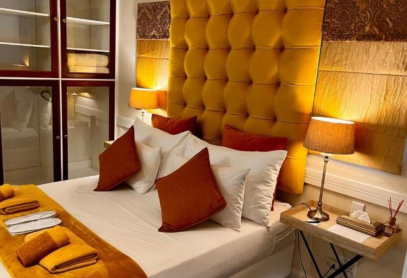 高级套房, 27a On Angus