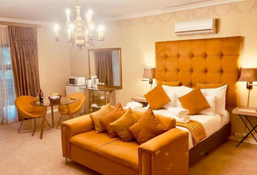 高级大房间, 27a On Angus