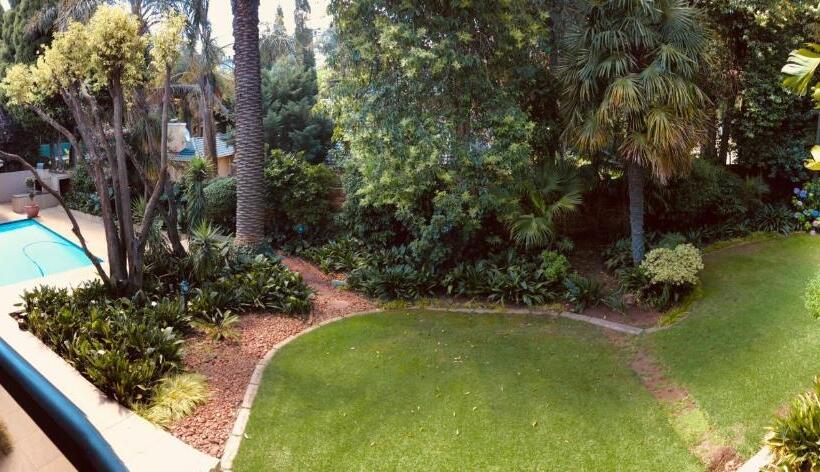 带大床的标准间, 27a On Angus