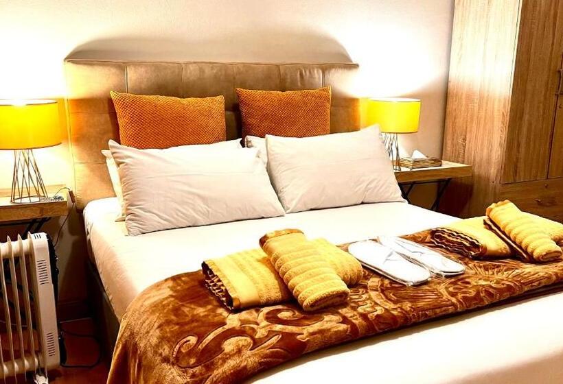 Standard room with outdoor bath, 27a On Angus