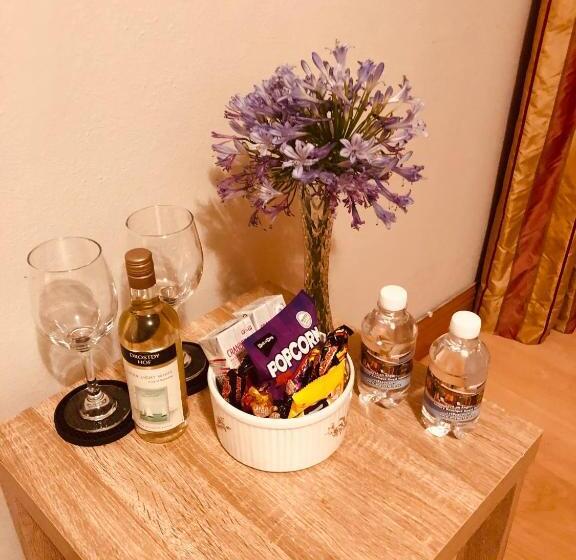 Standard room with outdoor bath, 27a On Angus