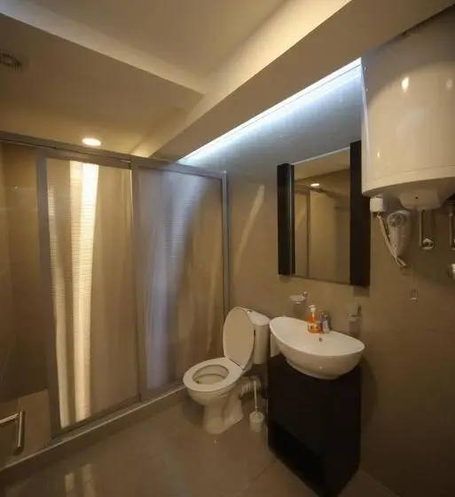 اتاق لوکس, Agent Lux Apartments