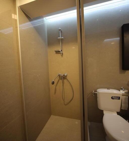 اتاق لوکس, Agent Lux Apartments