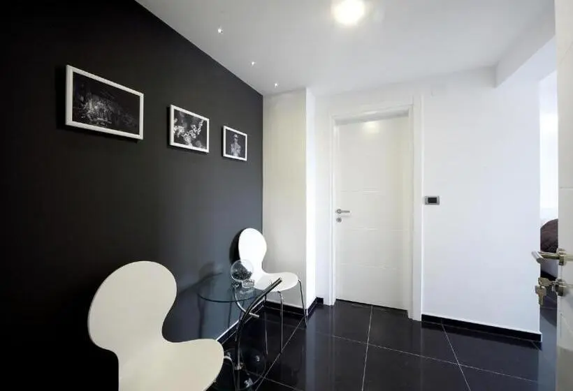 اتاق استاندارد, Agent Lux Apartments