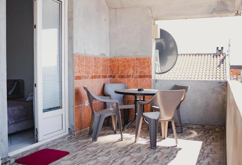 استودیوی استاندارد با چشمانداز دریا, Apartments Djukic