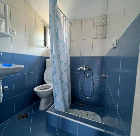 استودیوی استاندارد با چشم‌انداز دریا, Apartments Djukic