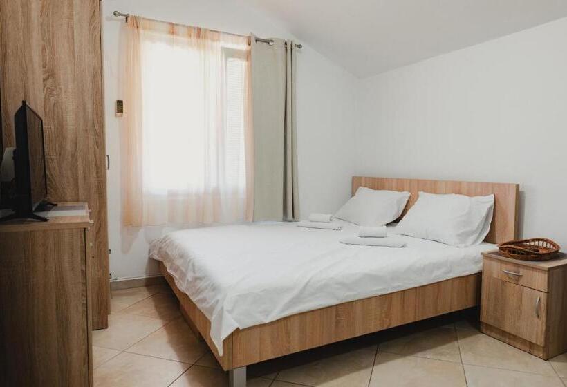 استودیو استاندارد با تراس, Apartments Djukic