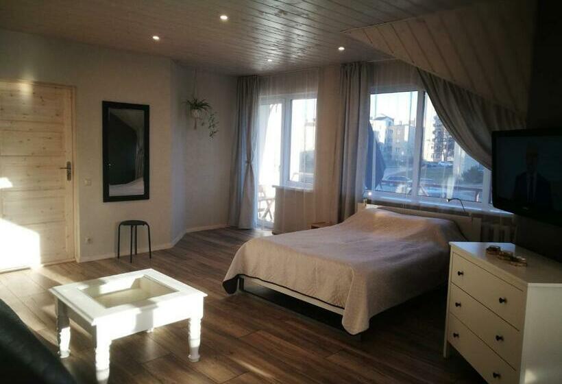 آپارتمان سوپریور 1 خوابه, Family House