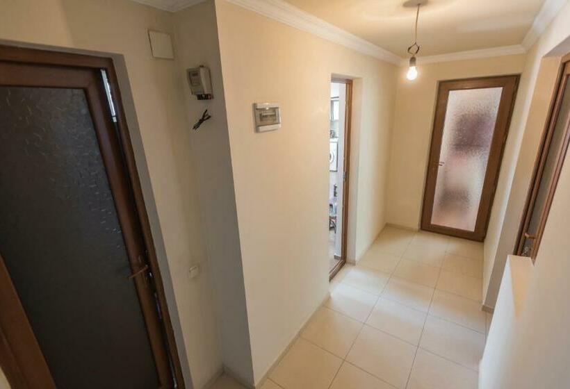 اتاق استاندارد با سرویس بهداشتی مشترک, Guesthouse Gorgasali 57