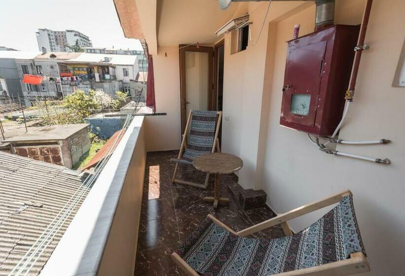 اتاق استاندارد با سرویس بهداشتی مشترک, Guesthouse Gorgasali 57