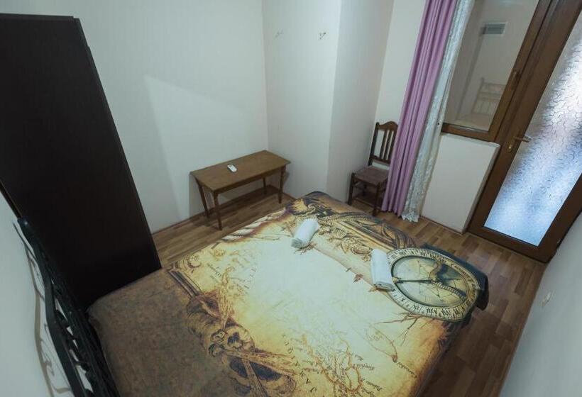 اتاق استاندارد با سرویس بهداشتی مشترک, Guesthouse Gorgasali 57