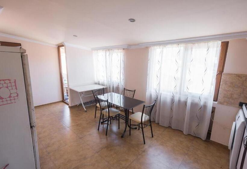 اتاق استاندارد با سرویس بهداشتی مشترک, Guesthouse Gorgasali 57
