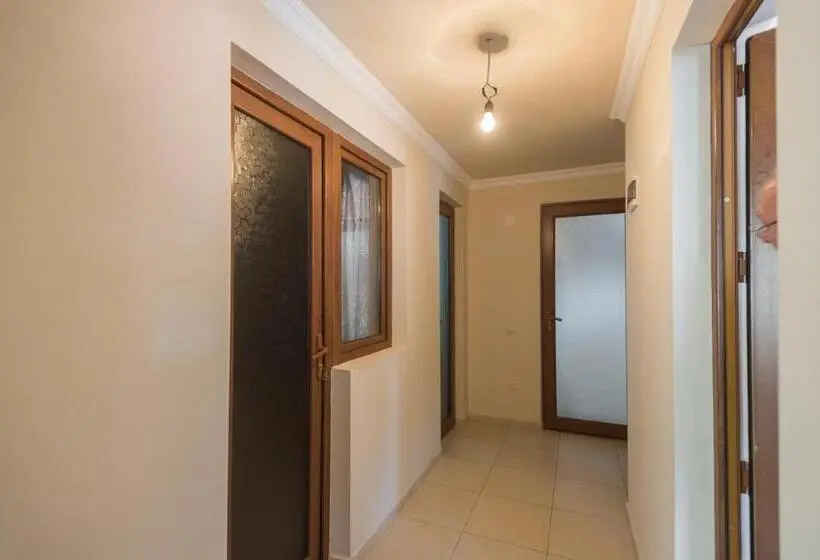 اتاق استاندارد با سرویس بهداشتی مشترک, Guesthouse Gorgasali 57