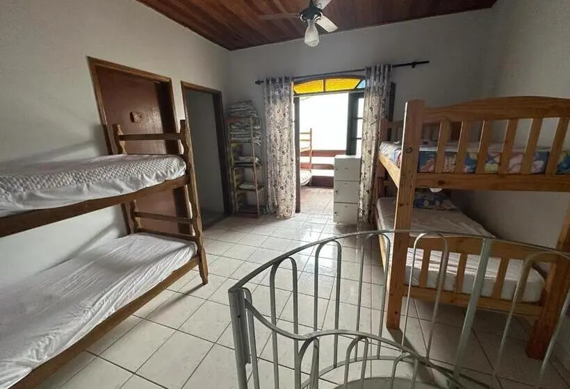 ルームシェアのワンベッド, Hostel Bike Point Caraguatatuba