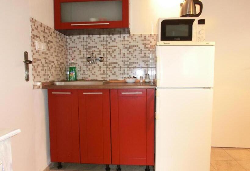 اتاق خانوادگی, Pension Skalka