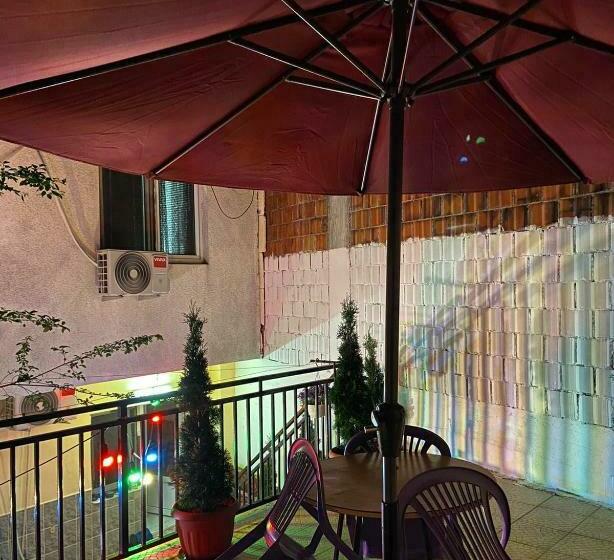 آپارتمان 1 خوابه, Zani Hostel