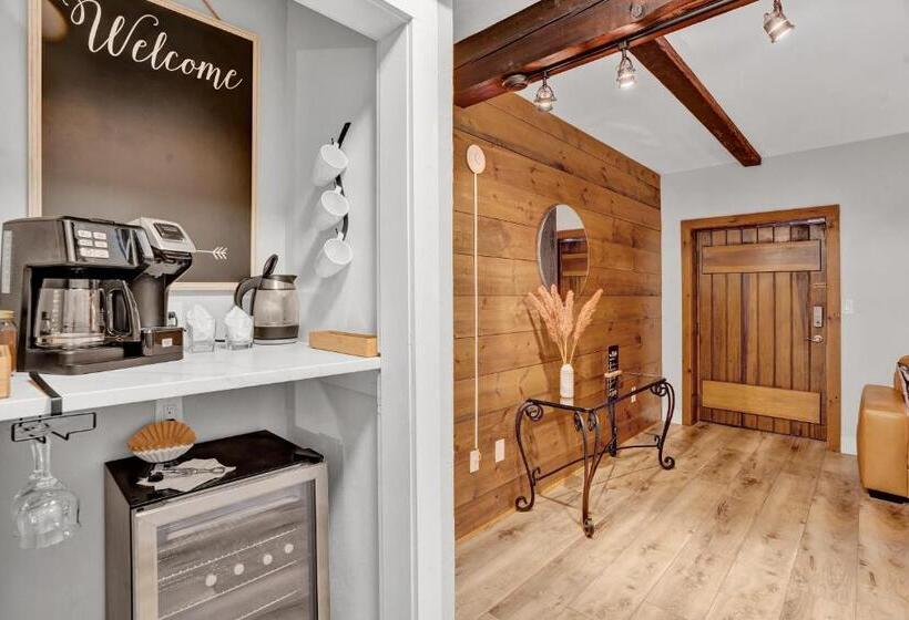 غرفة قياسية مزوَّدة بتراس, Chimney Hill Estate Inn