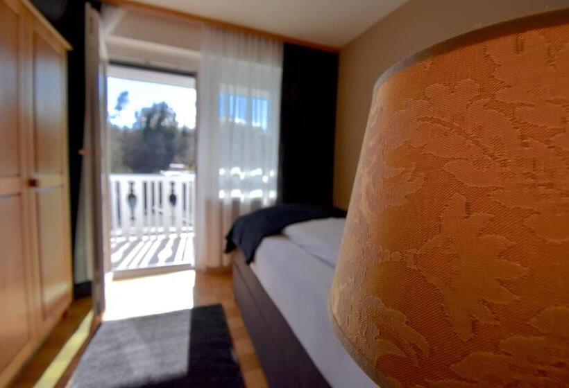 اتاق استاندارد یک تخته با بالکن, Rooms & Amoria Spa For Adults Only   Hotel Jägerhof Wörthersee