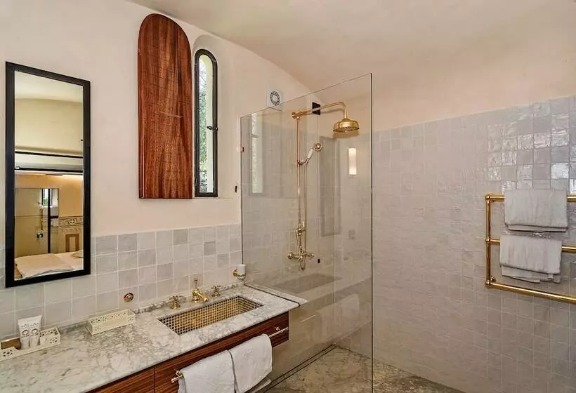 سوییت لوکس, Albergo Villa Marta