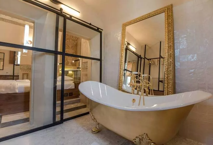 سوییت لوکس, Albergo Villa Marta