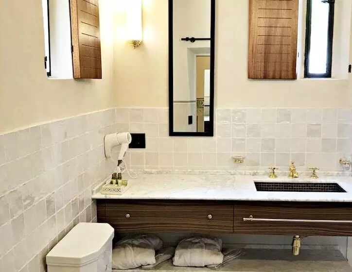 سوییت لوکس, Albergo Villa Marta