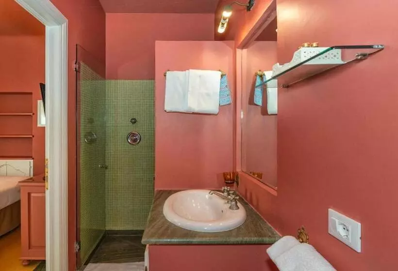 Classic Room with Views, Albergo Villa Marta