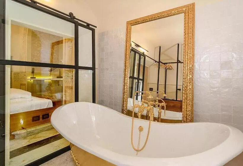 سوییت لوکس, Albergo Villa Marta