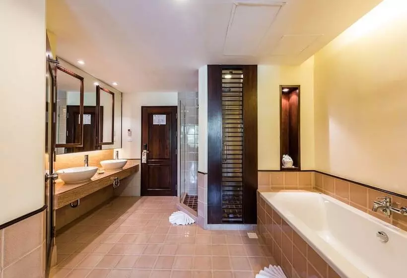 اتاق لوکس, Duangjitt Resort, Phuket