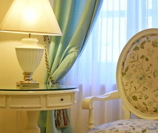 클래식 룸, Angelica Boutique