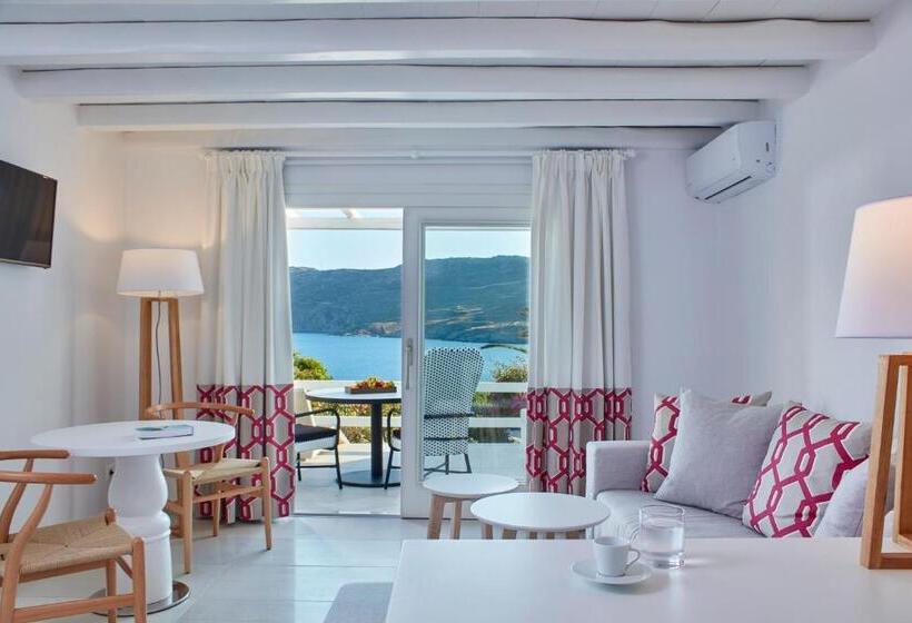 带按摩浴缸和海景的套房, Archipelagos Hotel   Small Luxury Hotels Of The World