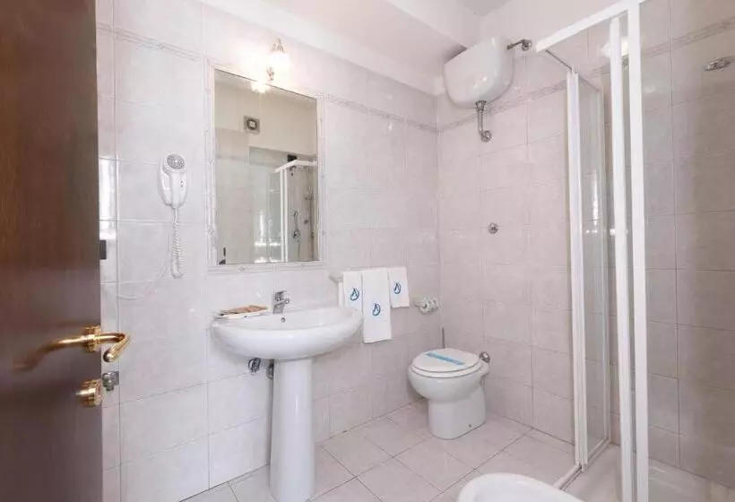 Standard Kolmen Hengen Huone, Azzurro