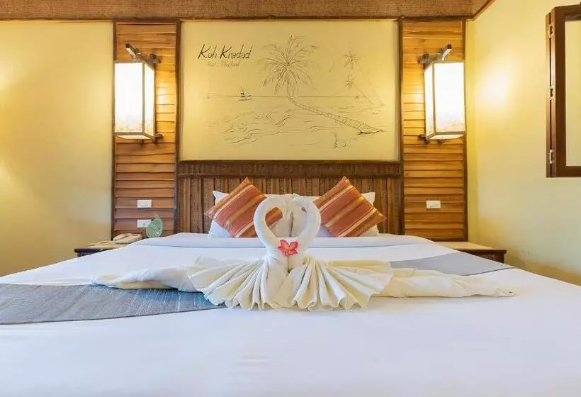 اتاق استاندارد با چشمانداز استخر, Banpu Resort Trat