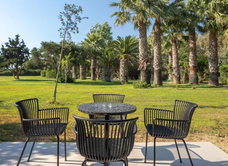 בקתה סטנדרטית, Caravia Beach