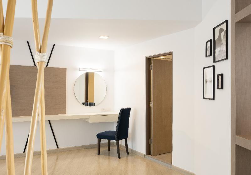 스위트 킹사이즈 침대, Centara Life Cha Am Beach Resort Hua Hin