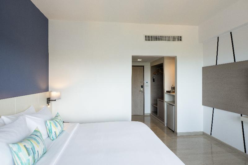 디럭스 룸 바다 전망, Centara Life Cha Am Beach Resort Hua Hin