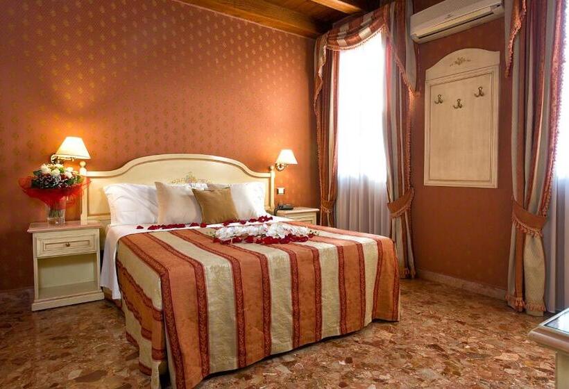 舒适型房间, Conterie