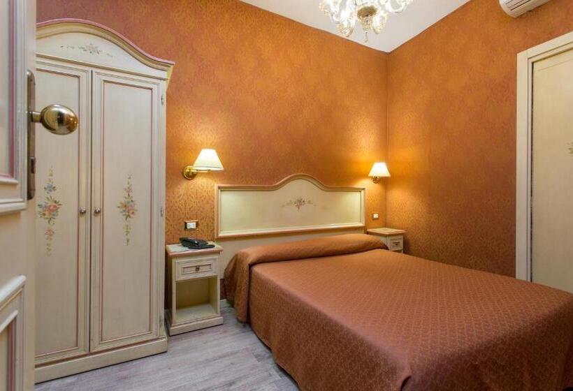 标准单人间, Conterie